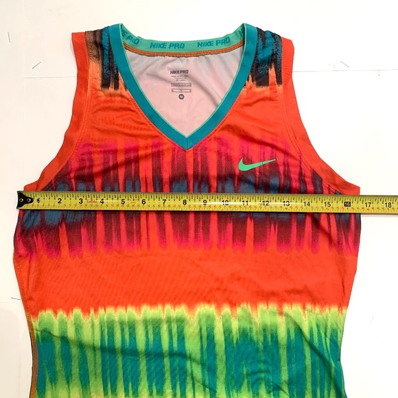 Nike Pro Tie Dye Tank - Picture 6 of 6